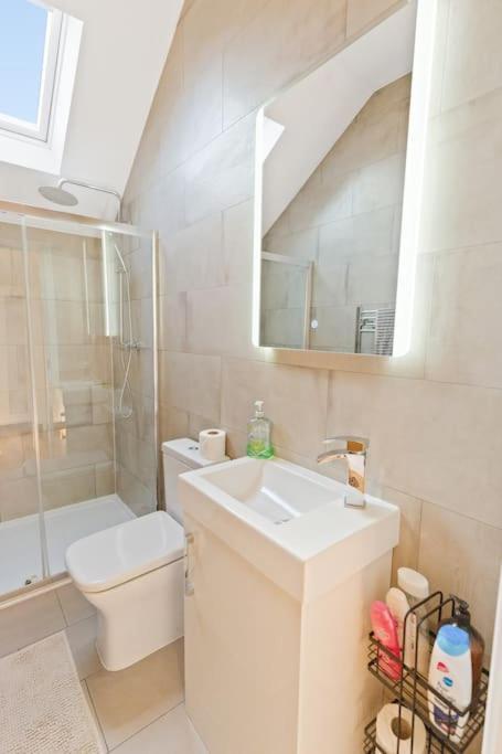 Two Bed In Leytonstone *