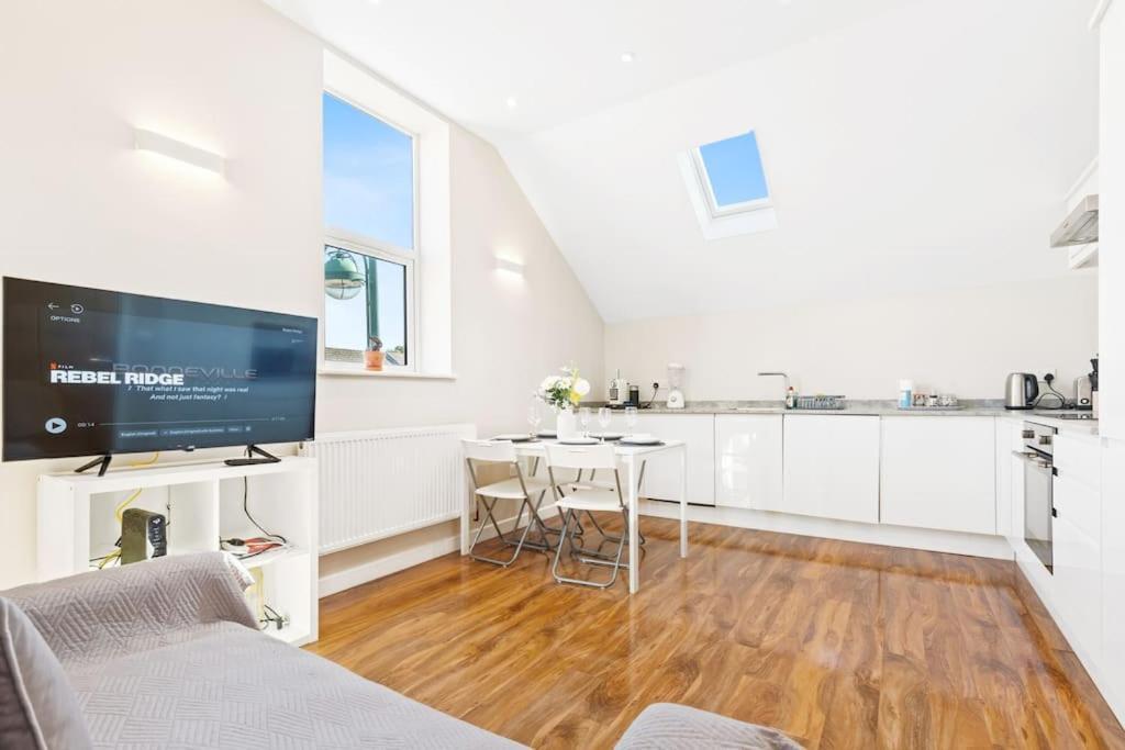 Two Bed In Leytonstone