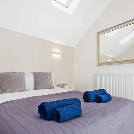Two Bed Apartment In Leytonstone London Exterior photo