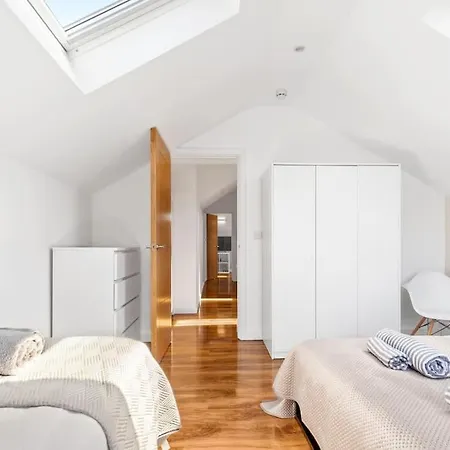 Two Bed Apartment In Leytonstone London Exterior photo